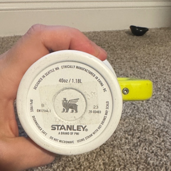 Stanley 40 oz Quencher with Neon Yellow Handle - Picture 3 of 10